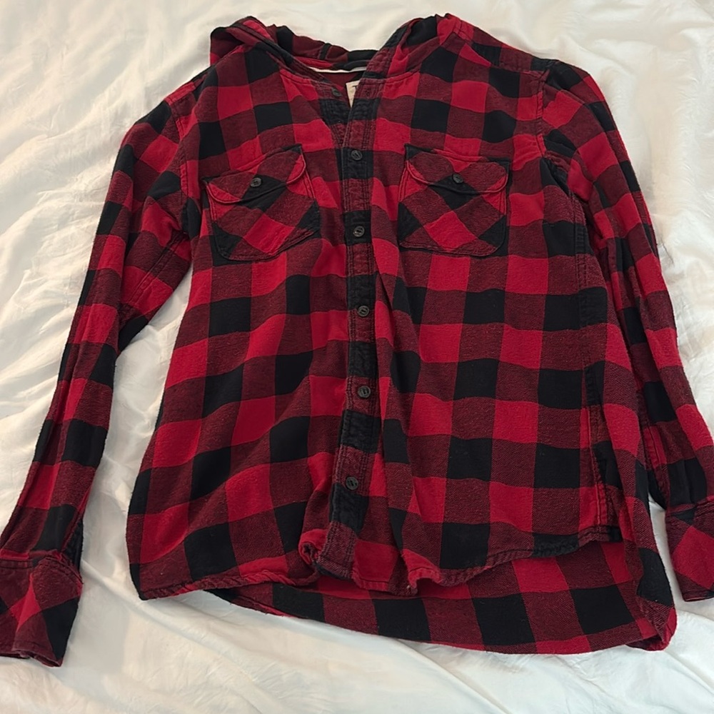 Aritzia TNA Shirt